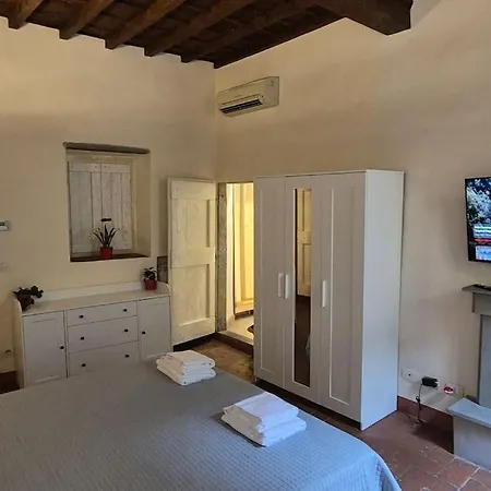 Borgo San Frediano Hideaway Apartment *